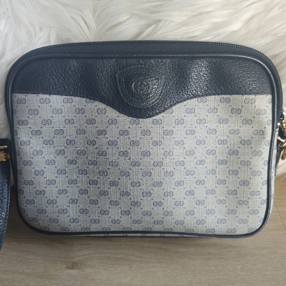 Authentic Gucci micro navy bag - Picture 3 of 15